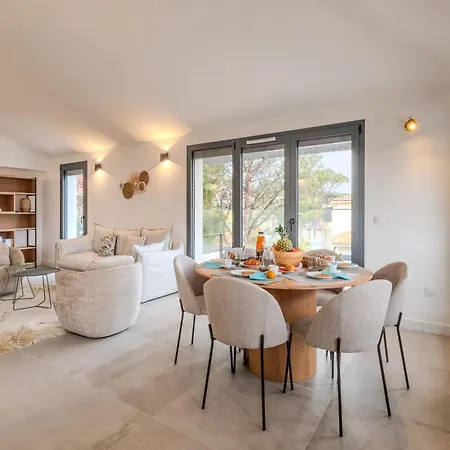 3 Bedrooms With Terrace - Happy Апартаменти Сент-Максім