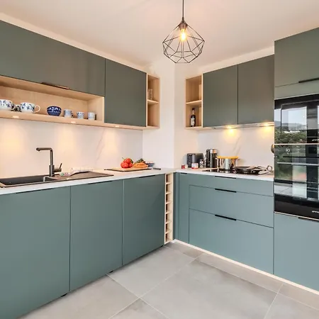 Lejlighed 3 Bedrooms With Terrace - Happy